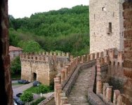 Vigoleno da interno castello1.jpg