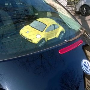 peluche beetle giallo