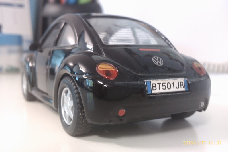 ..la mia fedele compagna di...scrivania! 