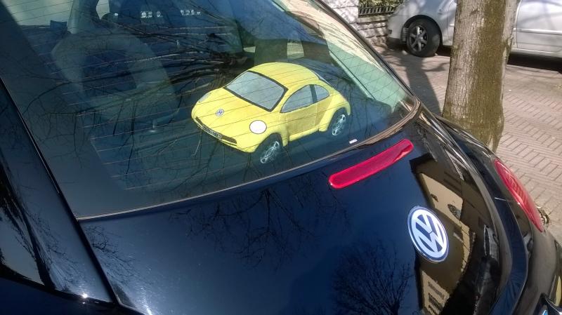 peluche beetle giallo