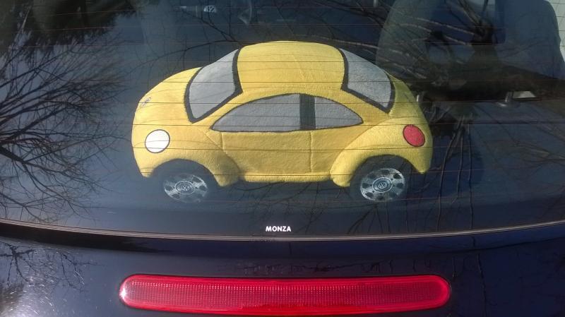 peluche beetle giallo